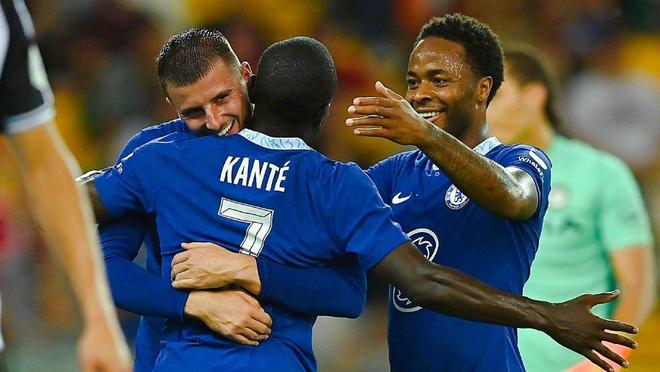 凯恩闪电帽子戏法，拜仁5-0横扫斯图加特，重回巅峰！