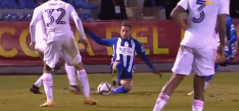 悉尼FC主帅：罗里腿筋受伤，无缘出战本周末对阵珀斯的联赛