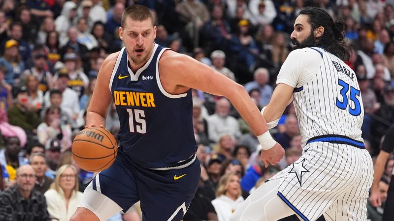 门将助攻前锋！离谱名场面