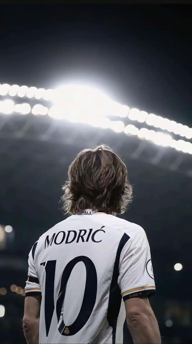 卡尔：我从小到大的偶像是梅西；国际比赛日期间还要参加补考